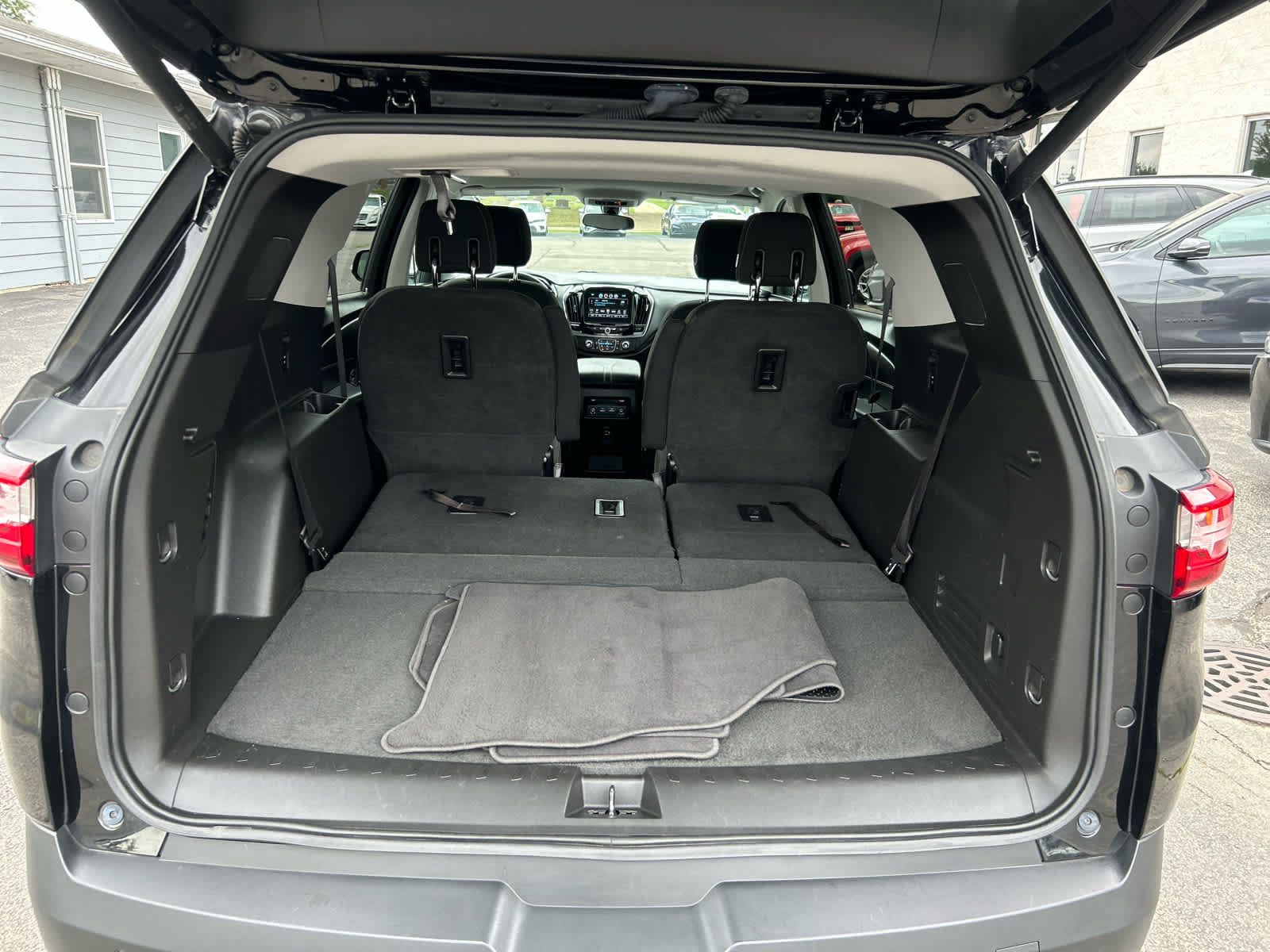 Used 2018 Chevrolet Traverse LT FWD image 28