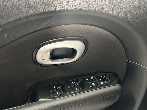 Used 2016 Kia Soul FWD image 16