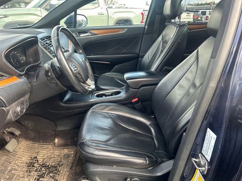 Used 2017 Lincoln MKC Reserve image 5
