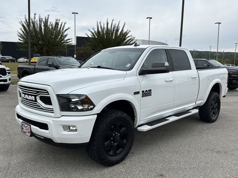 Used 2018 RAM 2500 Big Horn w/ Sport Appearance Group image 3