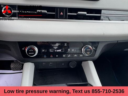 Used 2023 Mitsubishi Outlander SEL image 23