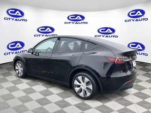 Used 2023 Tesla Model Y Long Range image 5