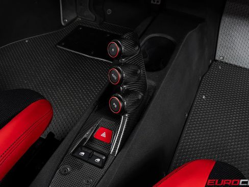 Used 2015 Ferrari 458 Speciale Coupe RWD image 37