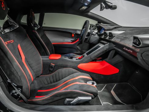 Used 2021 Lamborghini Huracan STO image 37