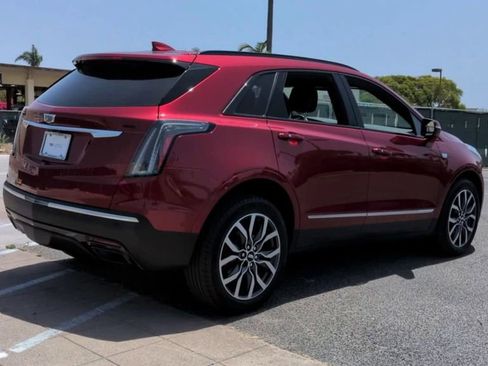 Certified 2024 Cadillac XT5 Sportv w/ Technology Package AWD/4WD image 9