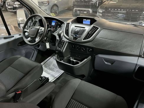 Used 2015 Ford Transit 150 XLT image 9