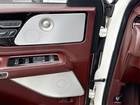 Used 2023 Lincoln Aviator Black Label w/ Jet Package image 20