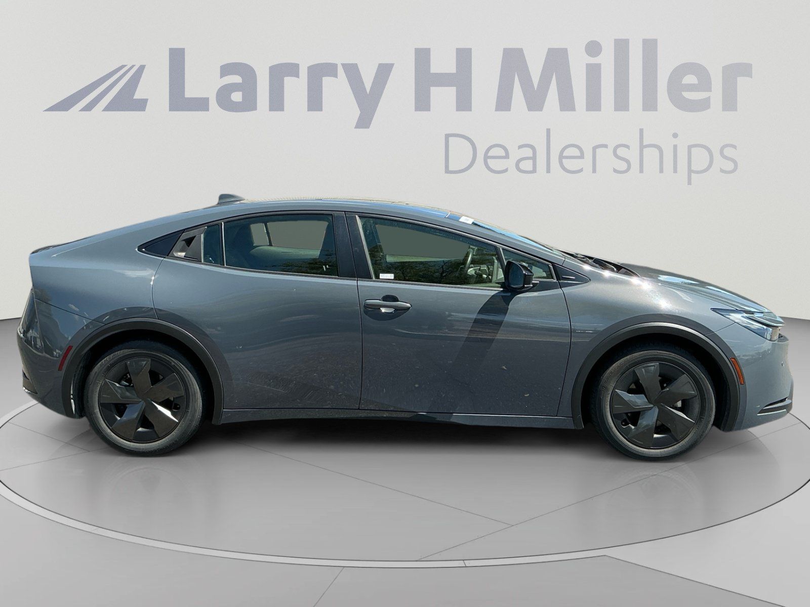 Certified 2025 Toyota Prius LE FWD image 6