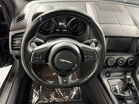 Used 2017 Jaguar F-TYPE R image 19