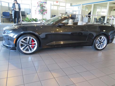 Used 2024 Chevrolet Camaro LT image 5