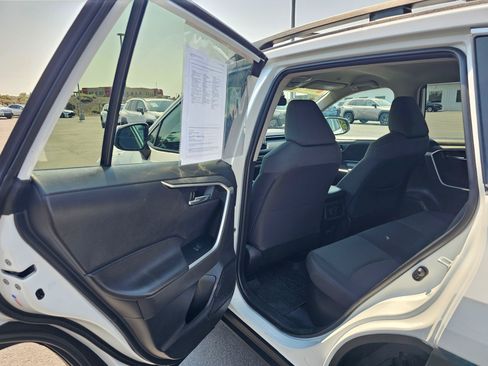 Used 2023 Toyota RAV4 AWD Hybrid image 16