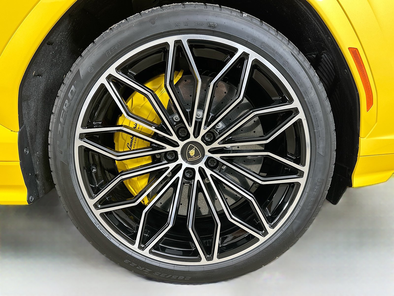 Used 2025 Lamborghini Urus S AWD/4WD image 65