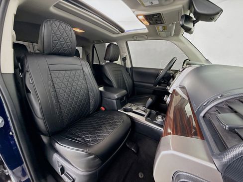 Used 2022 Toyota 4Runner Limited AWD/4WD image 26