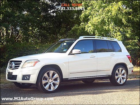 Used 2010 Mercedes-Benz GLK 350 4MATIC image 1