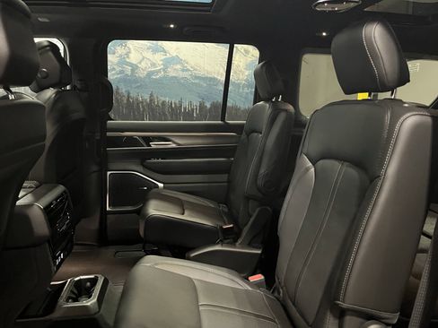 New 2026 Jeep Grand Wagoneer 4WD w/ Premium Group I image 14