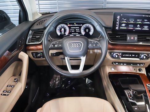 Used 2023 Audi Q5 2.0T Premium Plus w/ Premium Plus Package AWD/4WD image 18