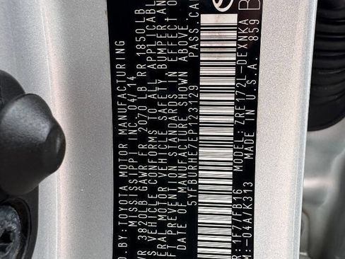 Used 2014 Toyota Corolla LE FWD image 26