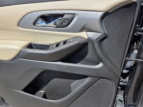 Used 2023 Chevrolet Traverse LS w/ Midnight/Sport Edition image 18