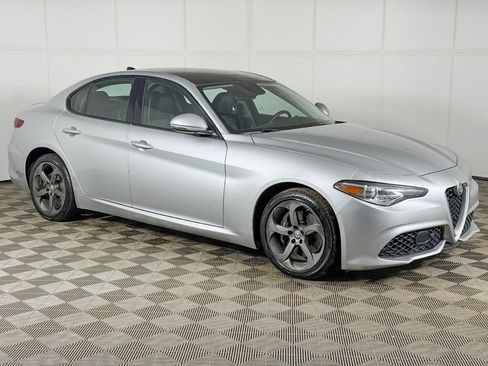 Used 2018 Alfa Romeo Giulia AWD image 45