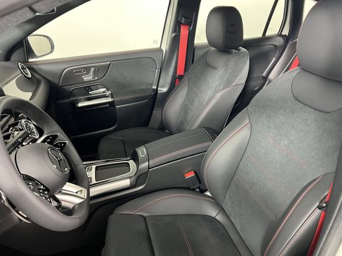 New 2025 Mercedes-Benz GLA 35 AMG 4MATIC image 17