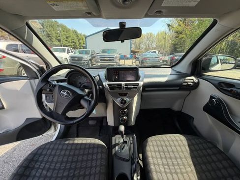 Used 2012 Scion iQ w/ Rear Speaker Pkg image 10