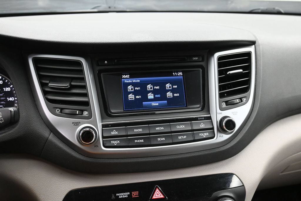 Used 2017 Hyundai Tucson SE w/ SE Popular Package 02 FWD image 16