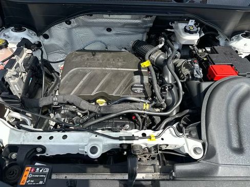 Used 2021 Buick Encore GX Preferred w/ Cold Weather Comfort Package FWD image 10