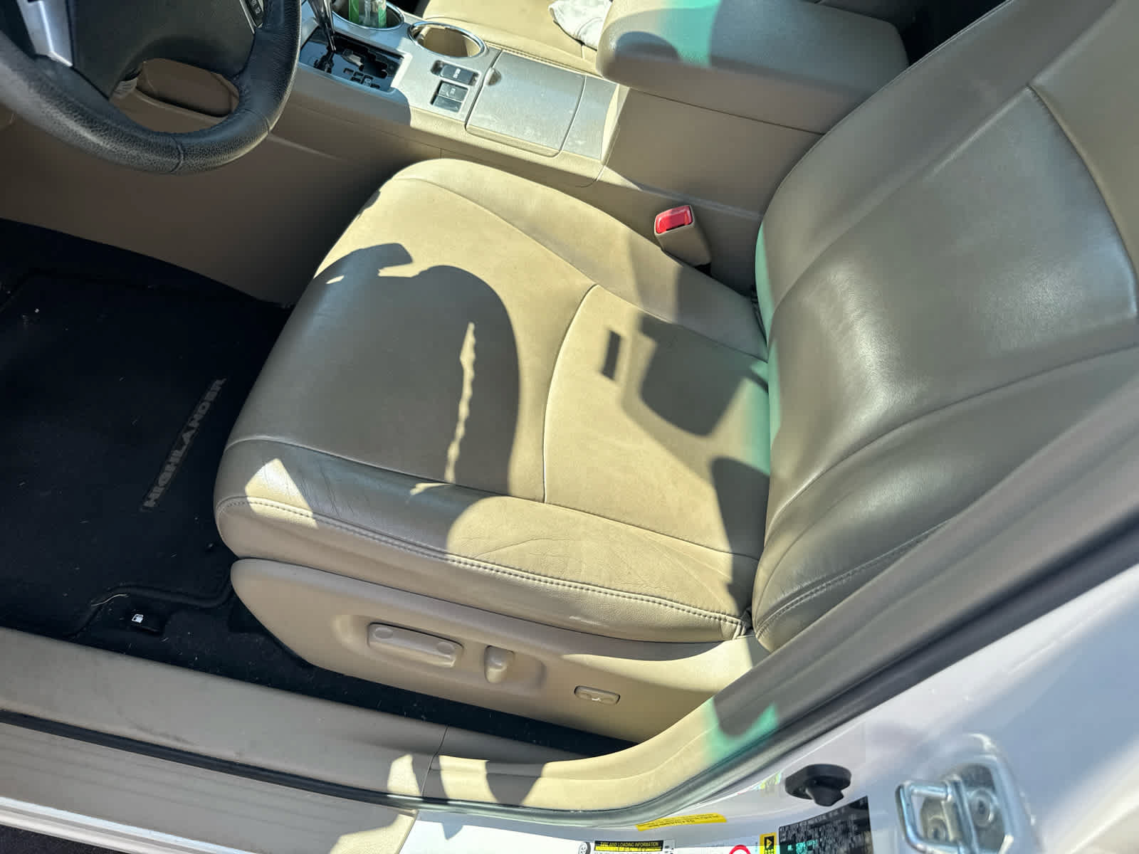 Used 2012 Toyota Highlander SE FWD image 10