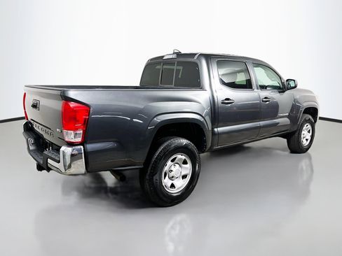 Used 2016 Toyota Tacoma SR5 w/ Towing Package RWD image 4