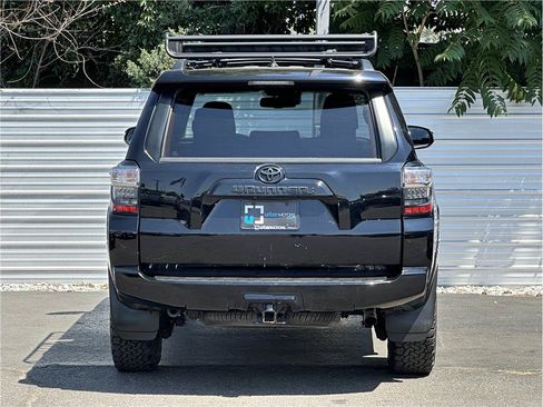 Used 2020 Toyota 4Runner Venture w/ Moonroof Package AWD/4WD image 11
