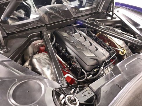 Used 2025 Chevrolet Corvette Stingray Coupe w/ 1LT image 18