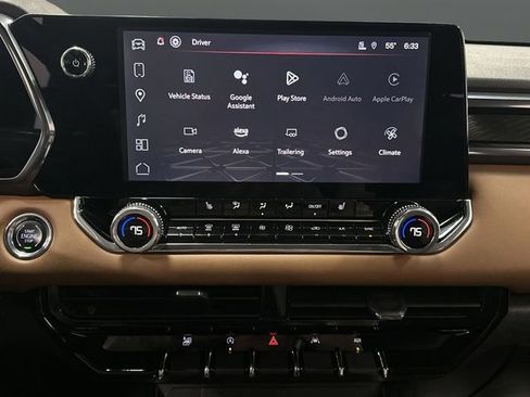 Used 2023 GMC Canyon AT4 image 8