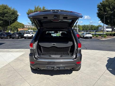 Used 2015 Jeep Grand Cherokee Overland AWD/4WD image 9