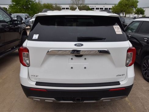 Used 2023 Ford Explorer XLT w/ Equipment Group 202A image 6