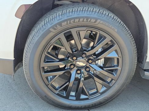 Used 2021 Chevrolet Suburban RST w/ Luxury Package AWD/4WD image 6