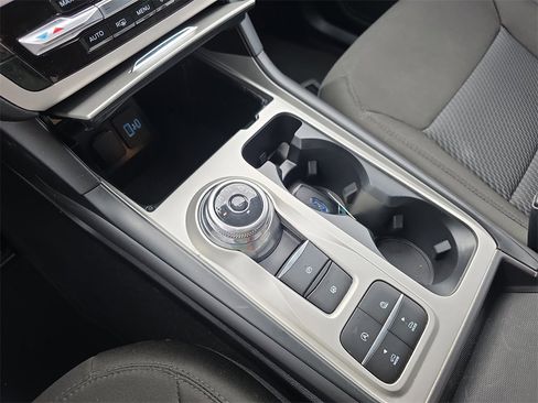 Used 2024 Ford Explorer XLT image 28