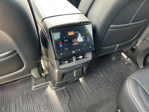 Used 2026 Cadillac Vistiq Sport w/ LPO, Floor Liner Package AWD/4WD image 32