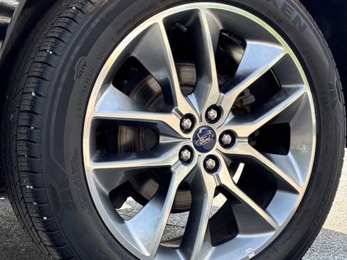 Used 2016 Ford Edge Titanium w/ Equipment Group 302A AWD/4WD image 31