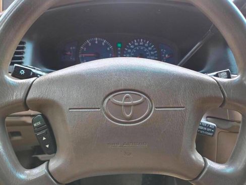 Used 2001 Toyota Sienna XLE image 20