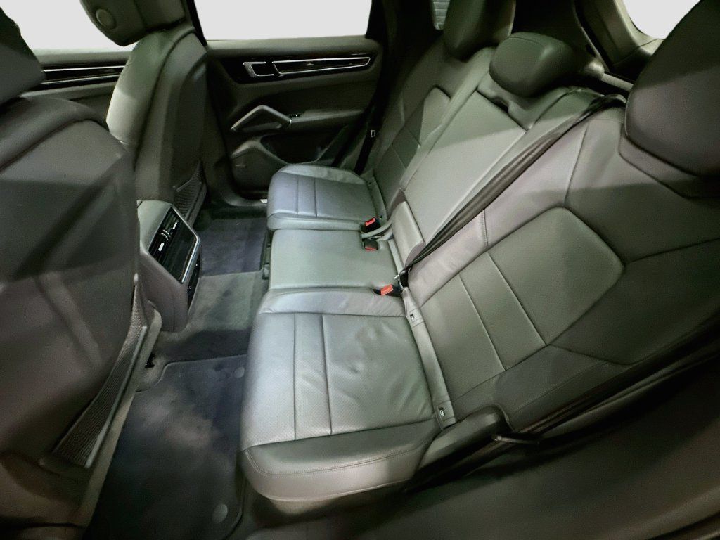 Certified 2020 Porsche Cayenne S AWD/4WD image 25