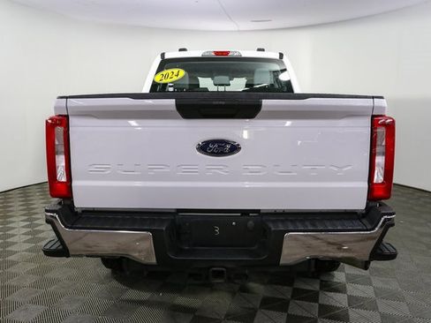 Used 2024 Ford F250 XL w/ XL Chrome Package image 10
