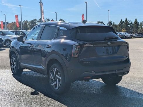 New 2026 Nissan Kicks SV w/ Interior Electronics Package image 5