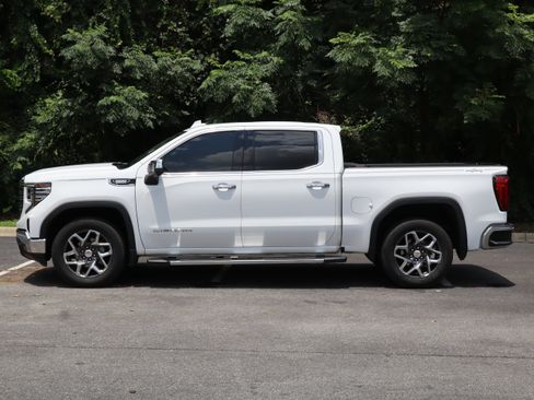 Used 2024 GMC Sierra 1500 SLT w/ Max Trailering Package AWD/4WD image 6