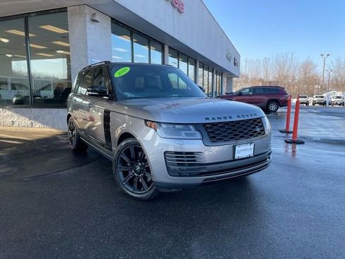 Used 2020 Land Rover Range Rover HSE image 3