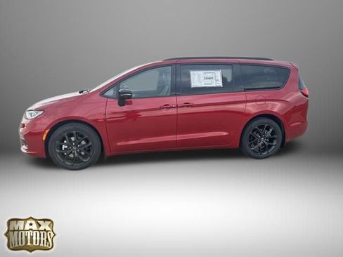 New 2026 Chrysler Pacifica Select image 4