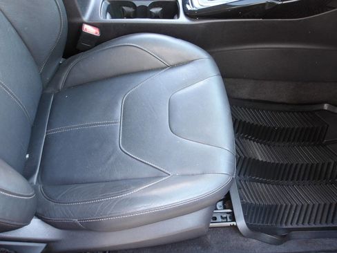 Used 2015 Ford Focus Titanium FWD image 21
