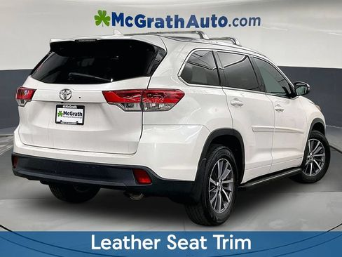 Used 2017 Toyota Highlander XLE w/ Protection Package #3 AWD/4WD image 17