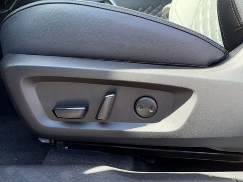 New 2025 Mitsubishi Outlander SEL image 22