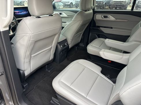 New 2025 Ford Explorer Active w/ Active Comfort Package image 22