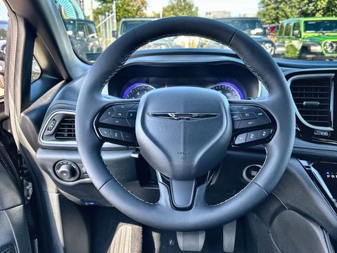 New 2026 Chrysler Pacifica Limited w/ S Appearance Package image 16